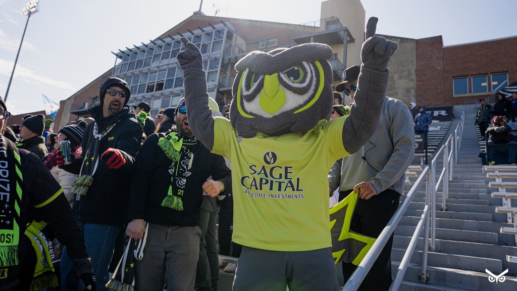 Hoot with Union Omaha fans